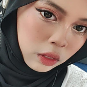 Nur Azuwaniza Abdul Malik menyambung pengajian Diploma Teknologi Seni Reka Fesyen di Kolej Widad, Kuantan Pahang