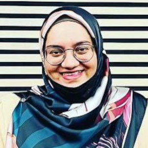 Dr. Anisah Hasan menyambung pengajian Ijazah Sarjana Muda Perubatan dan Sarjana Muda Pembedahan (MBBS) di Kolej Universiti Widad, Kuantan Pahang